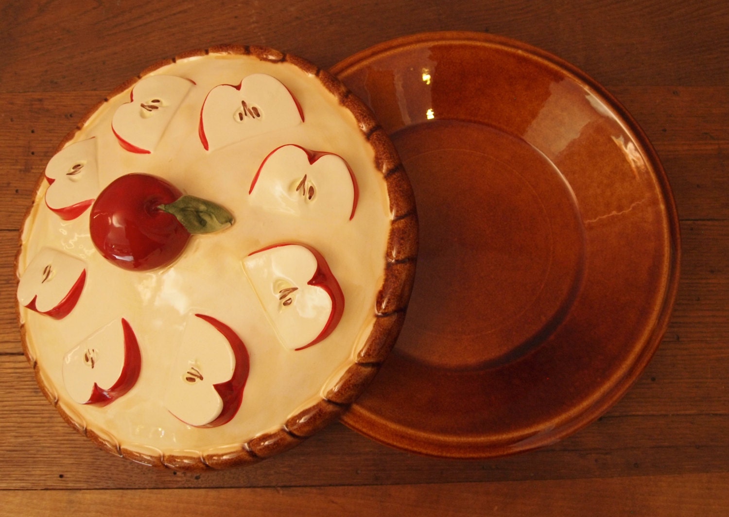 Ceramic Pie Plate Vintage Pie Keeper Apple Pie Plate
