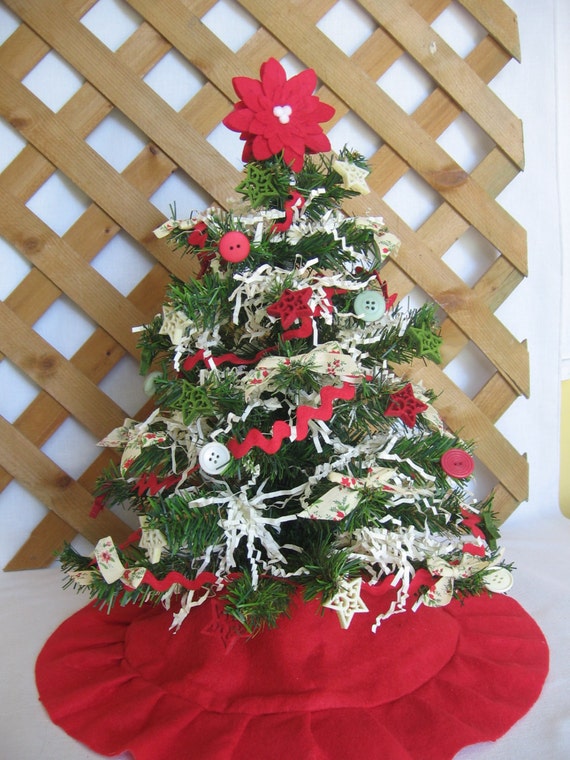 small table top decorated christmas tree red by snownosecrafts small table top decorated christmas tree red by snownosecrafts