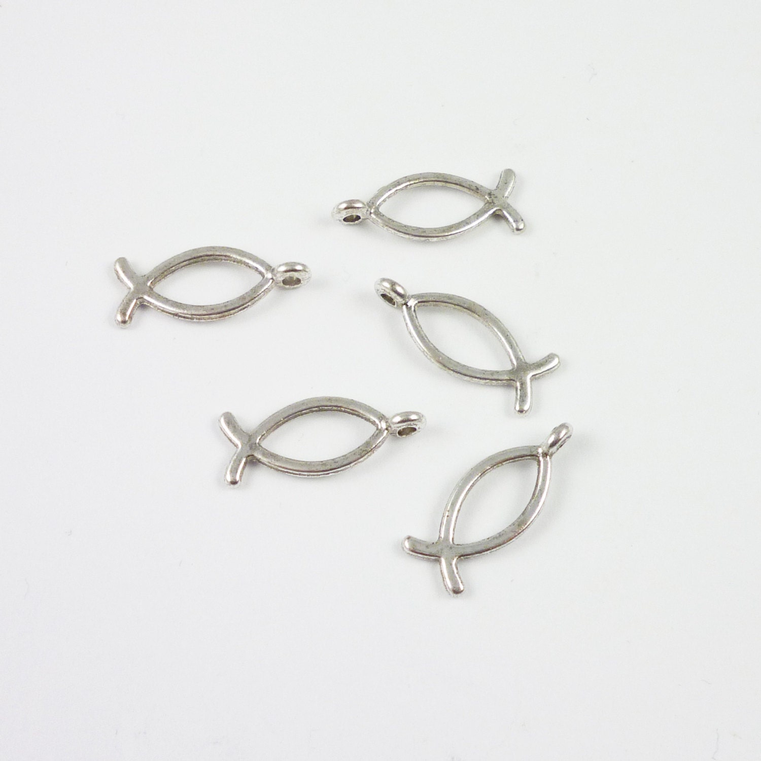 25 x Ichthys Symbol Christian Jesus Fish Pendant Charm Antique