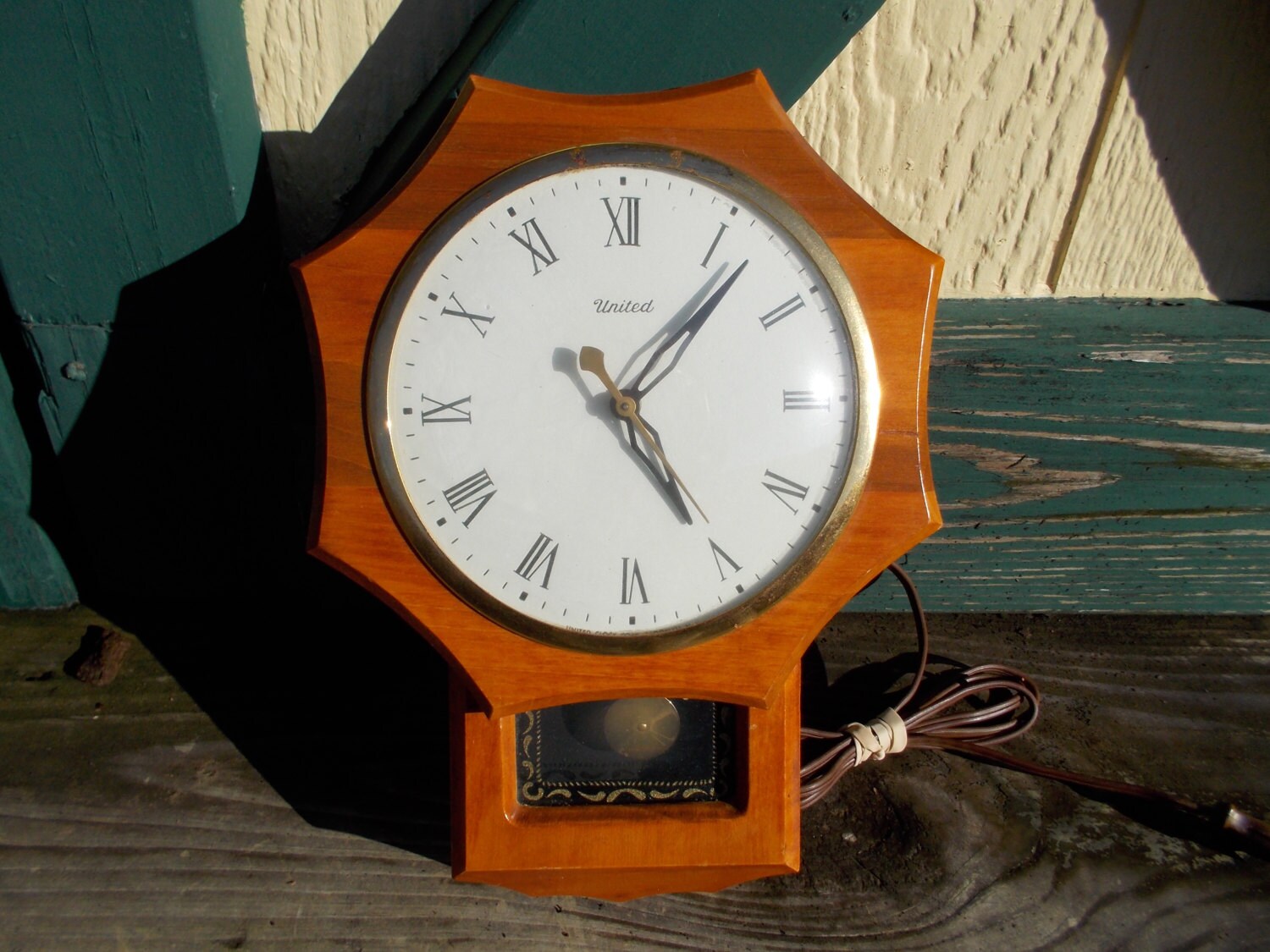 Vintage United Clock Corp Wall Clock Model No 59/ by TerriAnnes