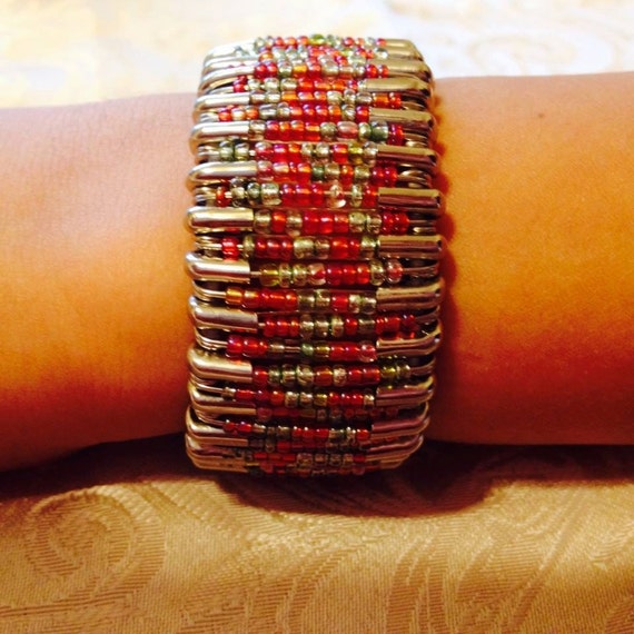 Items similar to Beaded safety pin bracelet on Etsy