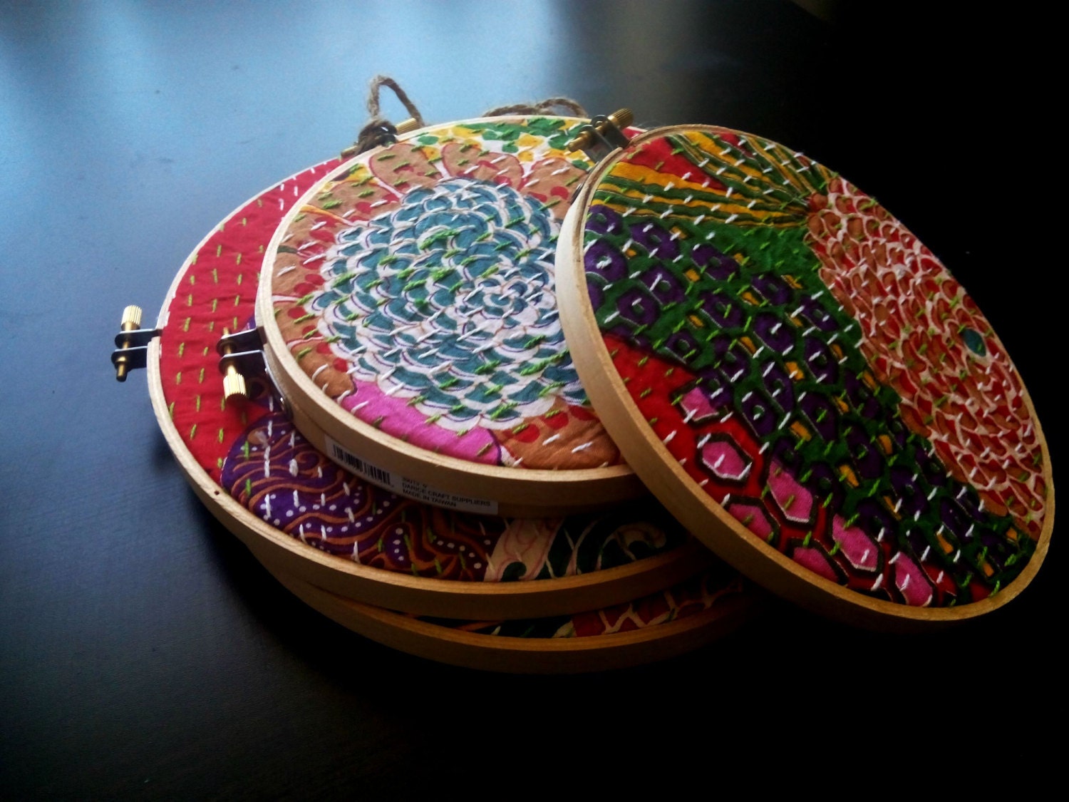 6'' floral embroidery hoop art // wall decor