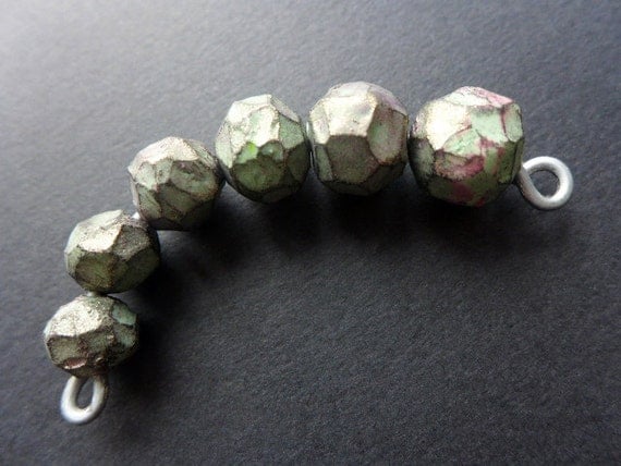 Chunky Babies. Rough faceted polymer beads in green with iridescence. Large hole, chunky. 6 graduated/3 earring pairs.