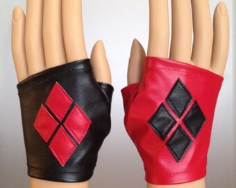 Harley Quinn Arkham City STRETCH Mitten Gloves RED