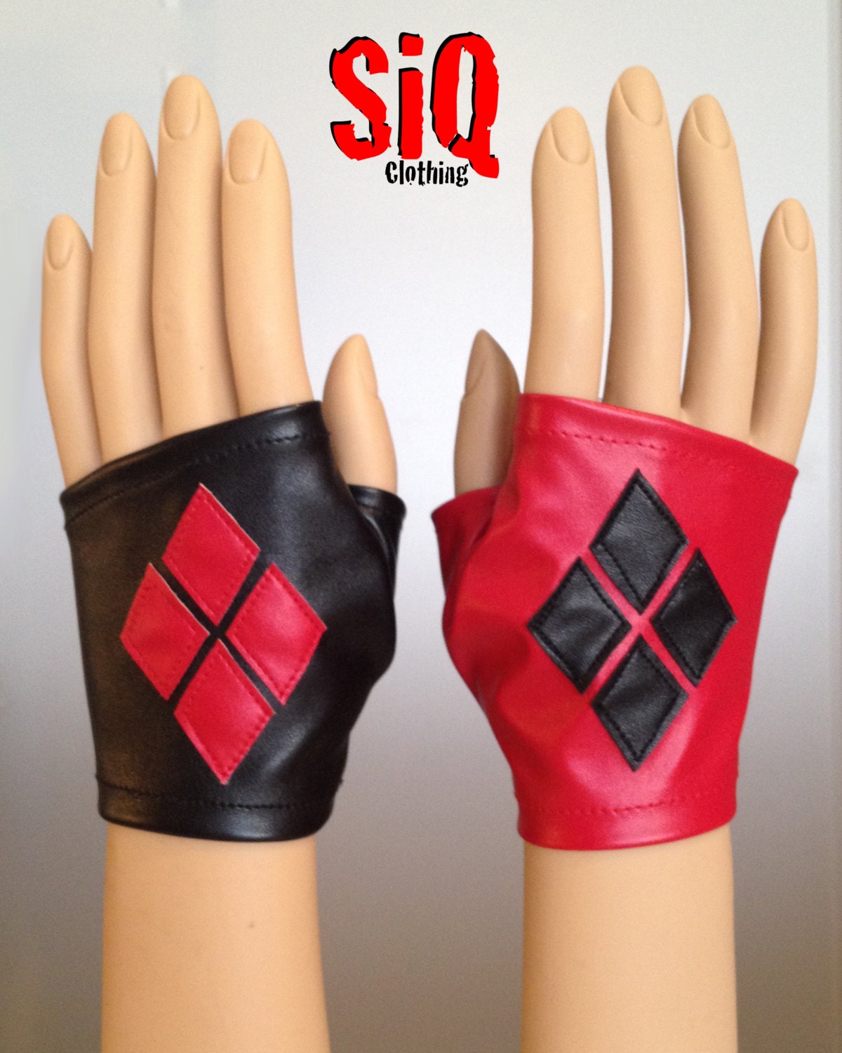 Harley Quinn Arkham City STRETCH Mitten Gloves RED