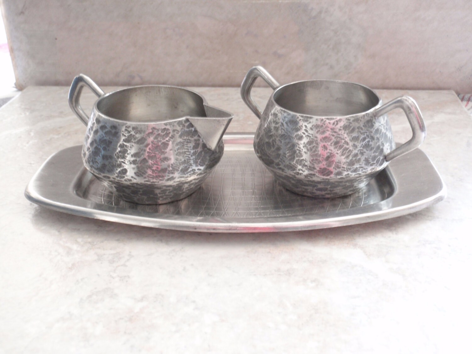 Pewter Creamer Sugar Set Tray Hammered Look BM by cutterstone