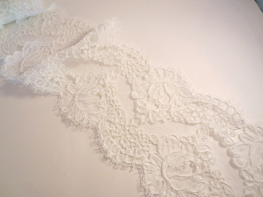 Silk White Rose Pattern French Alencon Lace TrimOne Yard