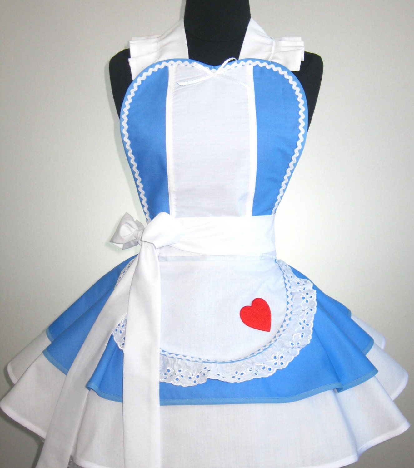 white apron alice