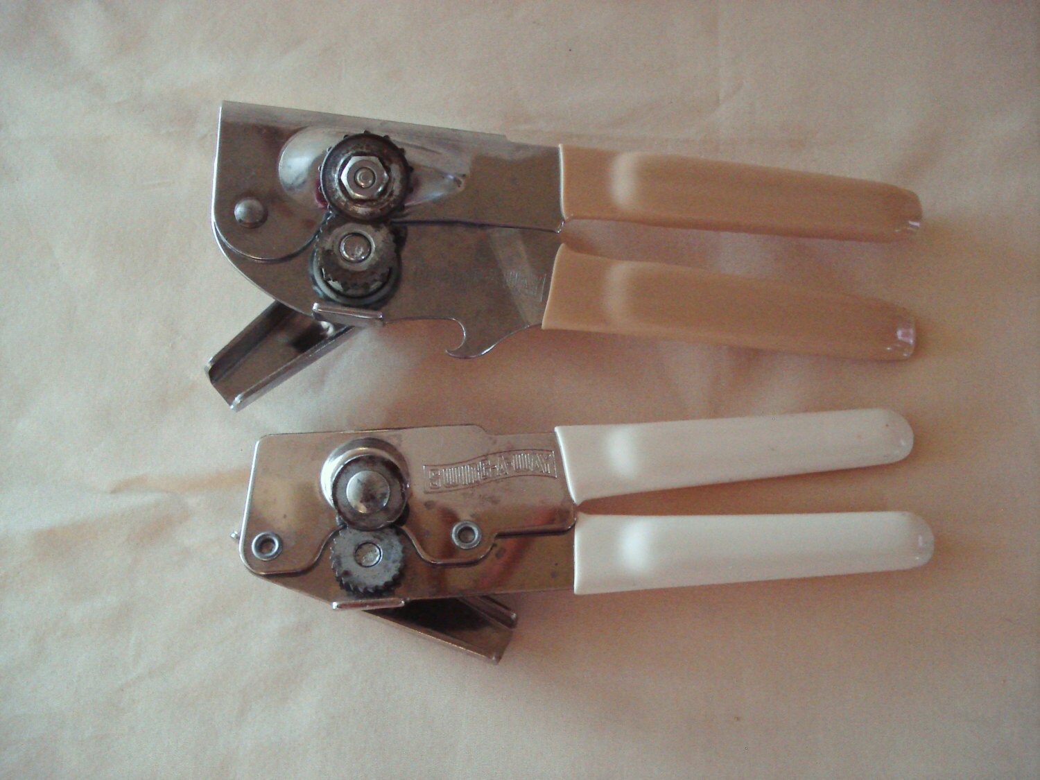 SWING AWAY Manual Can Opener Small or Large. by npebaysale on Etsy