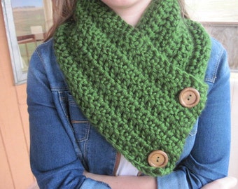 Crochet neck warmer with buttons - Wisconsin scarf - cowl.