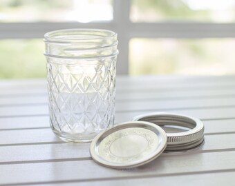 24 x genuine quilted Ball Mason jars with lids - 1/2 US pint