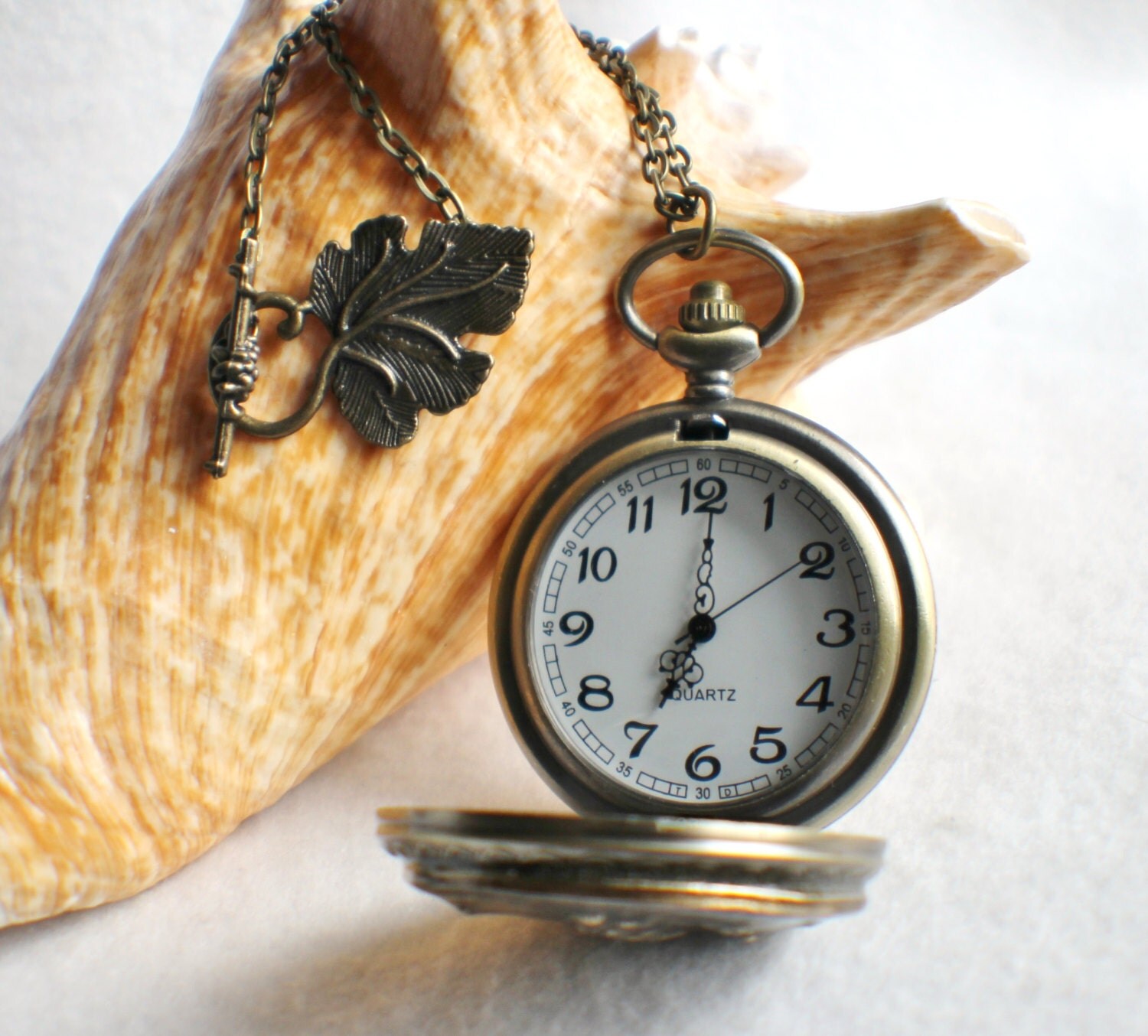 Angel pocket watch pendant pocket watch with bronze angels