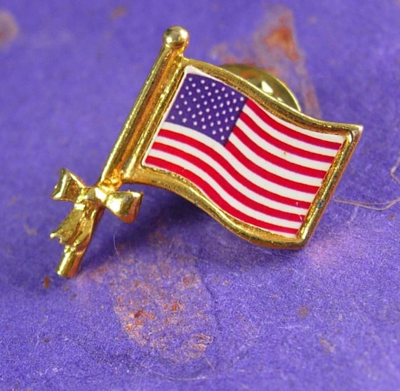Honor Of Veterans American Flag Tie Tack By Neatstuffantiques