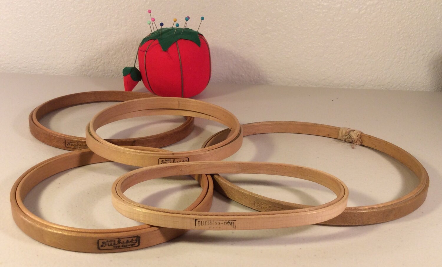 Vintage Wood Duchess Embroidery Hoops Felt Lined x 5