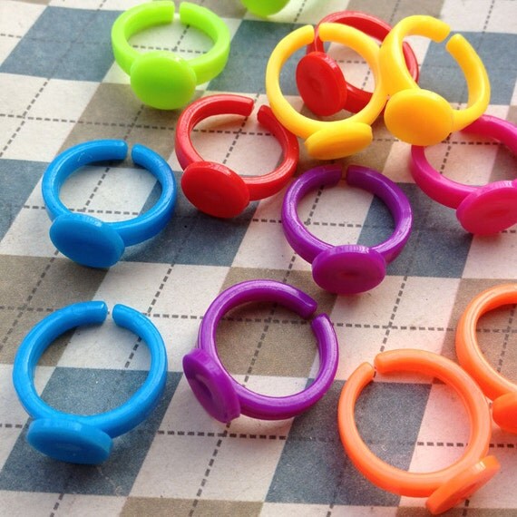 100PCS Mix color Plastic children's ring Blanks 10mm