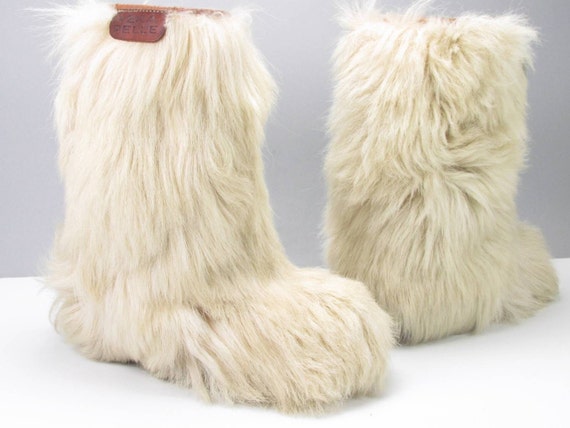 Items similar to Vintage Tecnica Skywalk Goat Hair Yeti After Ski Boots ...