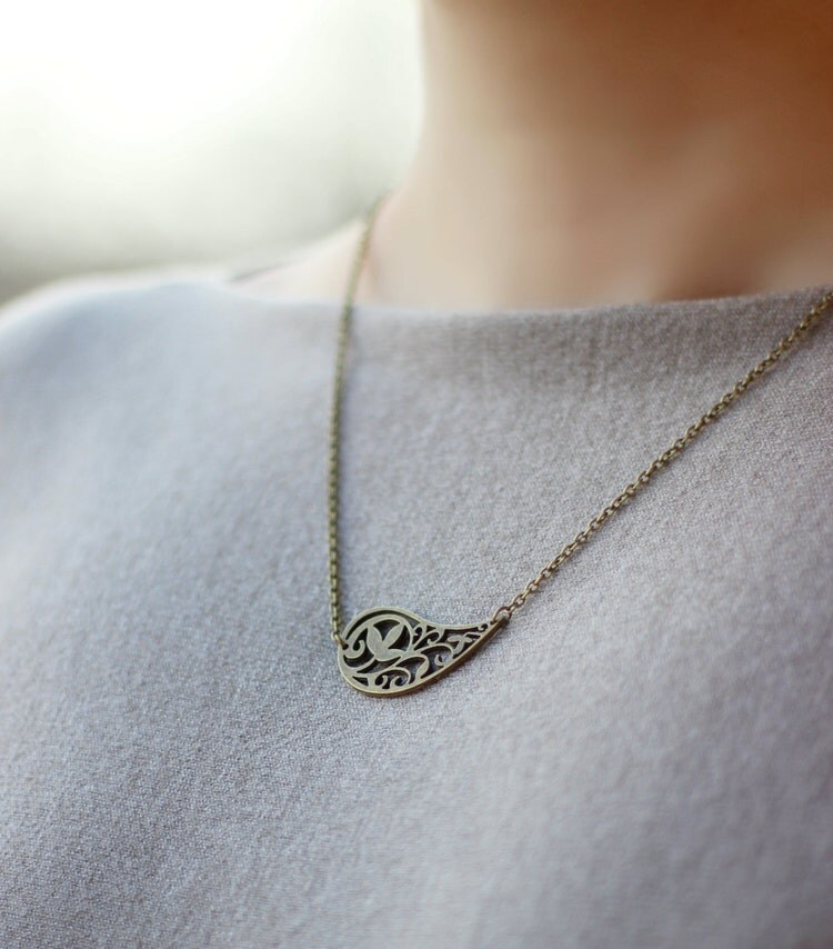Bronze Necklace Pendant Necklace Minimalistic by NaTavelli on Etsy