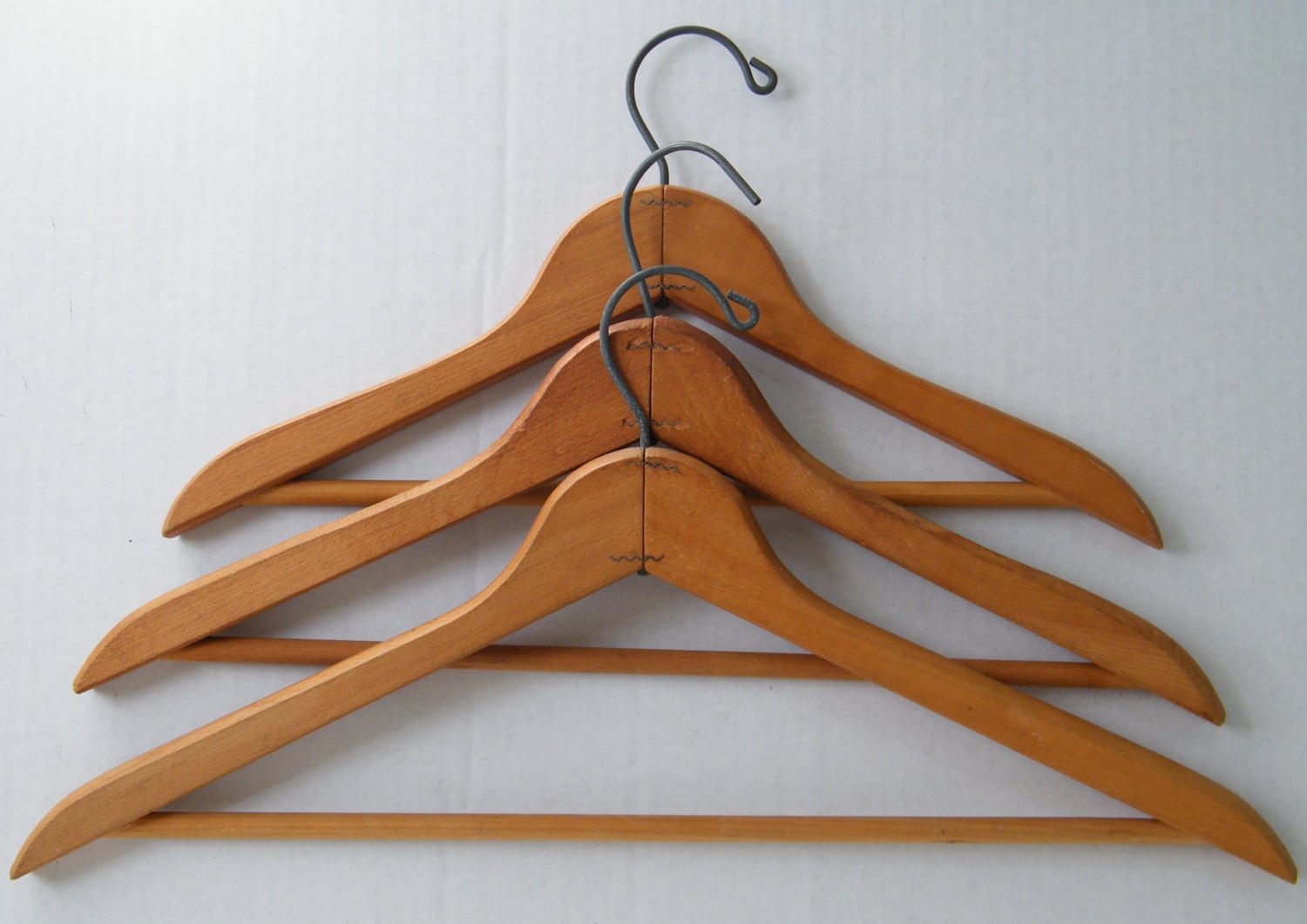 vintage-wood-clothes-hangers-coat-hanger-nyc-advertising