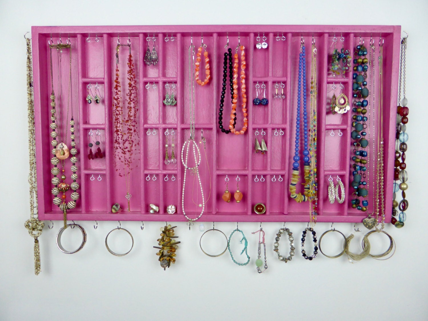 Hot pink Jewelry display Organizer storage silver hooks