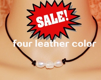 Leather pearl necklace,leather pearl choker,baroque pearl necklace,knotted leather pearl necklace,leather jewelry,pearl leather necklace