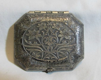 SALE - Was 115 dollars Now 95! - Vintage Art Nouveau Silver Plated Rouge Compact, Woodworth, Karess, 1920's