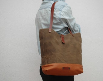 Tote bag waxed canvas, brown tobacco color, leather base with handles and closures in leather