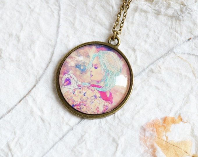 MODERN ART Round pendant metal brass with the image of girls and cat under glass