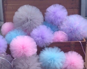 Tulle pom poms