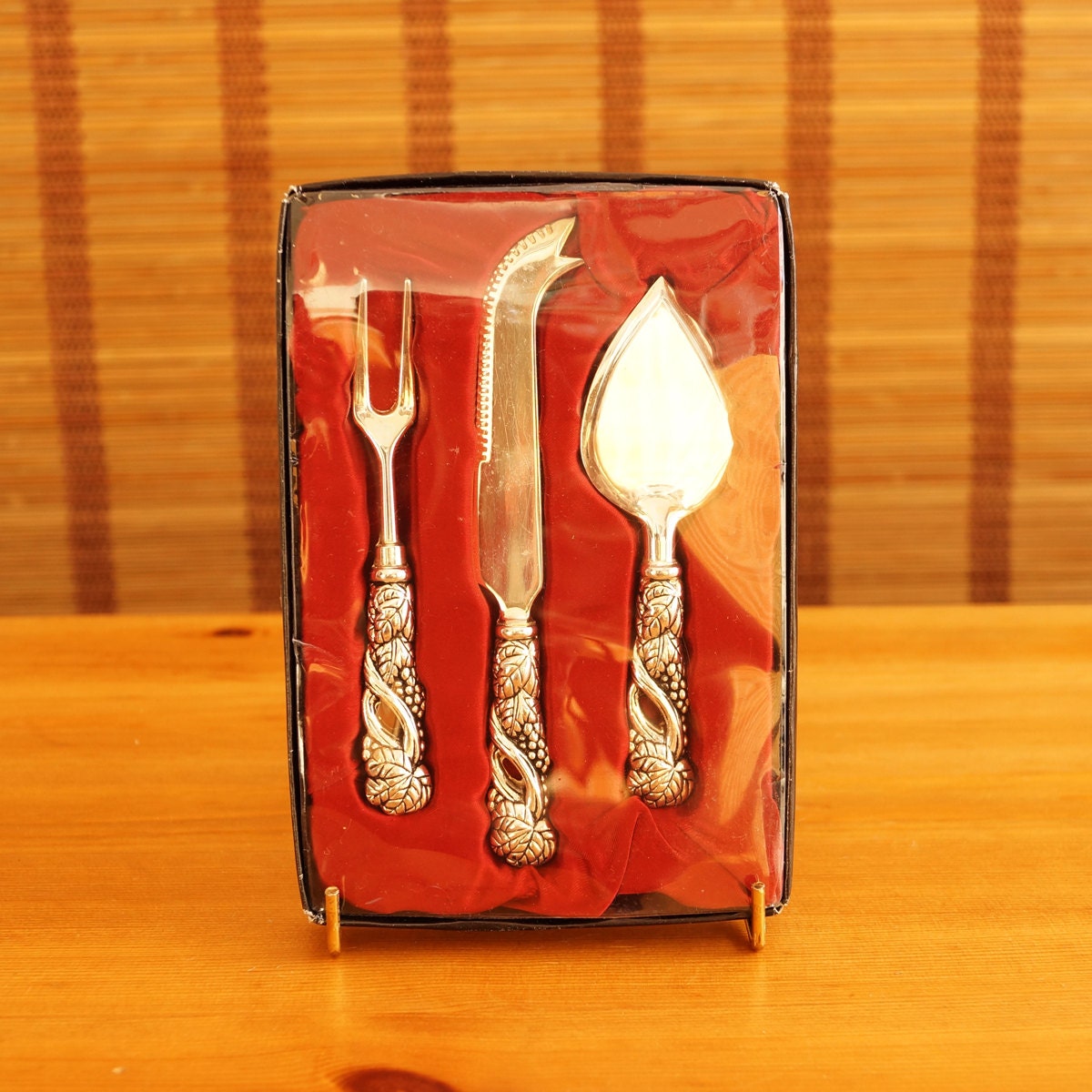 Vintage Cheese Serving set Haute Juice