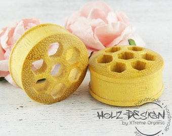 6 - 40mm Pair Organic Ear Gauge Plugs Flesh Tunnel Honeycomb style wooden organic Ear Jewelry for stretched Earholes Wood Piercing