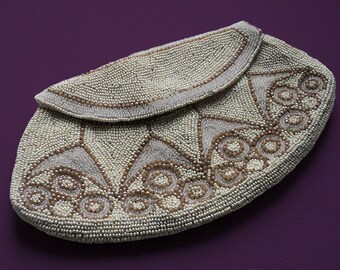 superbe bourse ancienne entièrement en mini perles, pochette