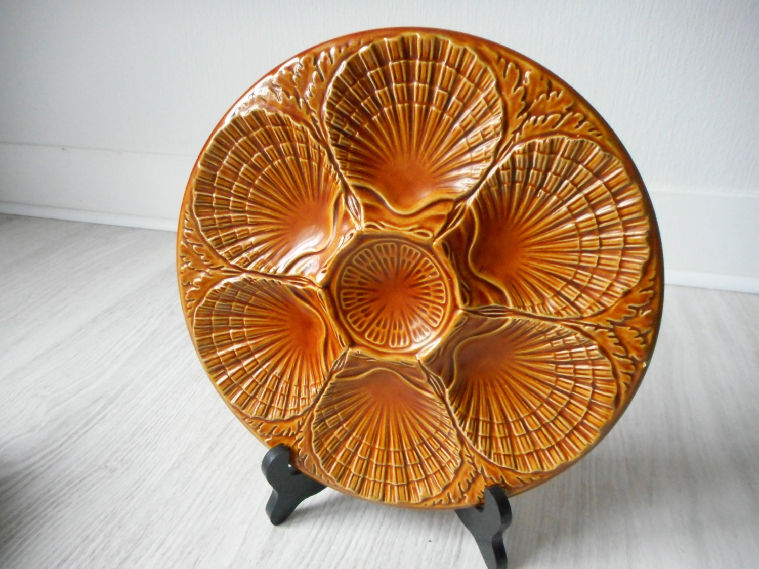 stunning vintage majolica decorative oyster plate made in Portugal
