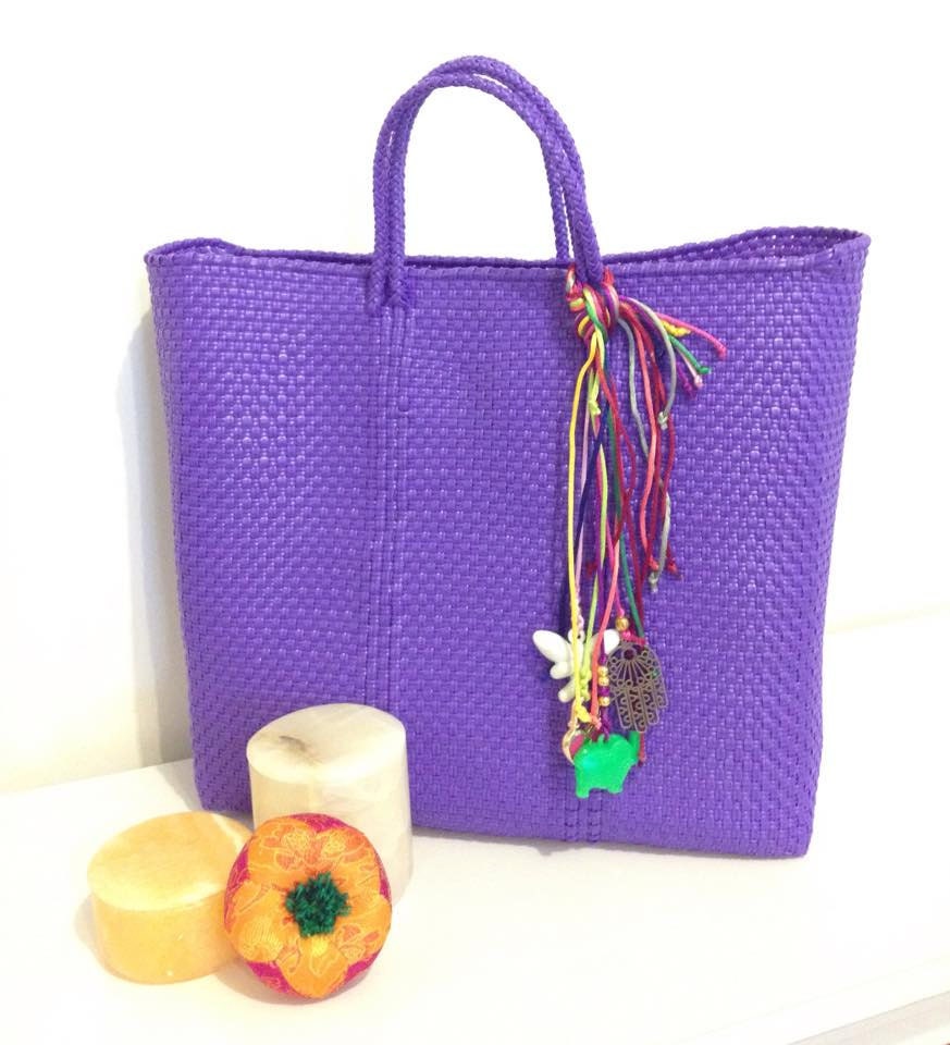 Handmade woven plastic purple tote bag by Miamorcitocorazon