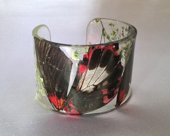 something how  real make butterfly item this sold. Have  make just with  WildflowersbyDesign jewelry to wings Sorry,