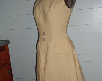 Vintage 1950s dress, cotton, sleeveless, petite, light yellow