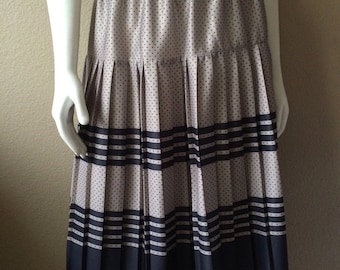Vintage Women's 70's Skirt, Pleated, Polyester, Polka Dot, Striped (L)