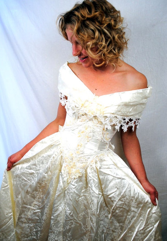 jessica mcclintock wedding dress