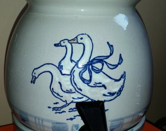 Louisville Stoneware Gaggle of Geese Beverage Dispenser
