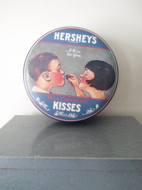 1982 Hershey's Milk Chocolate Kisses Tin / Powder Box