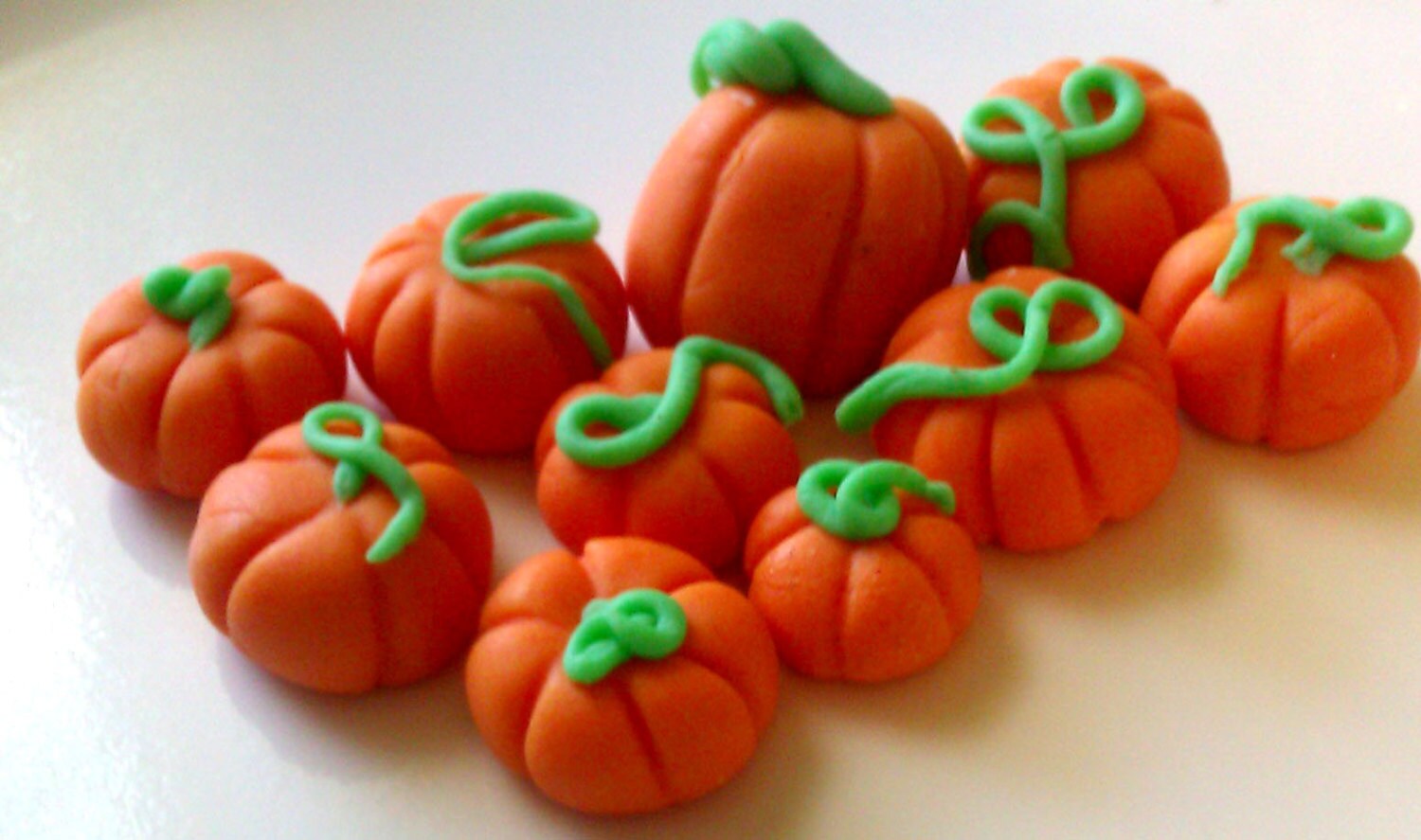 Cake Decorations Edible Fondant Pumpkins Halloween by JLKCakes