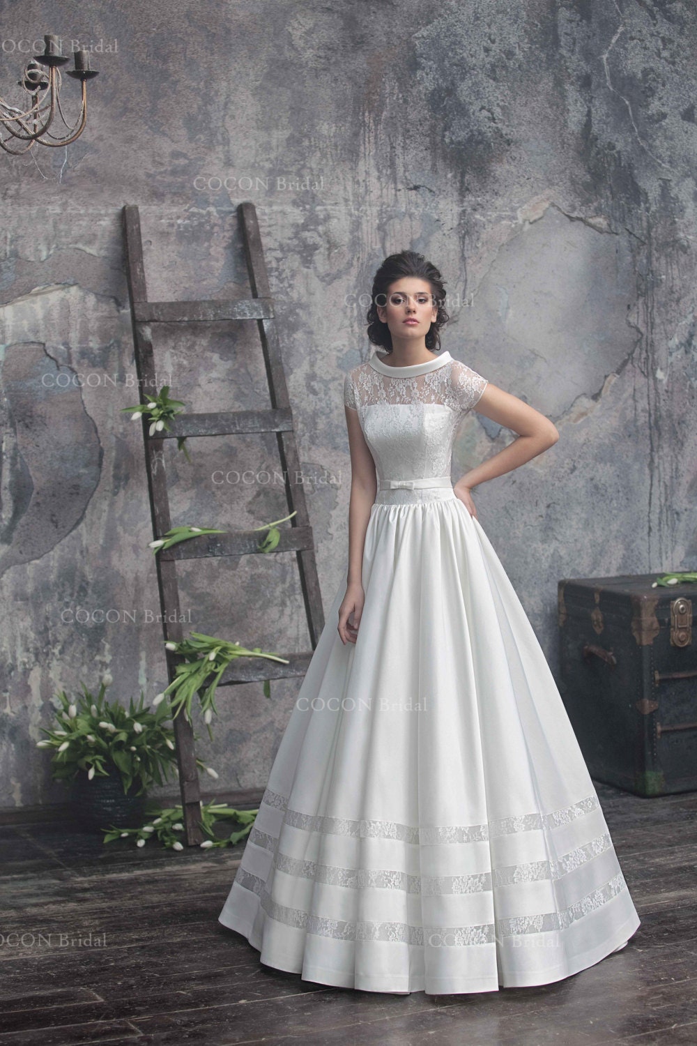 Luxury A line  Wedding  Dress  with Vintage Lace Mikado silk and