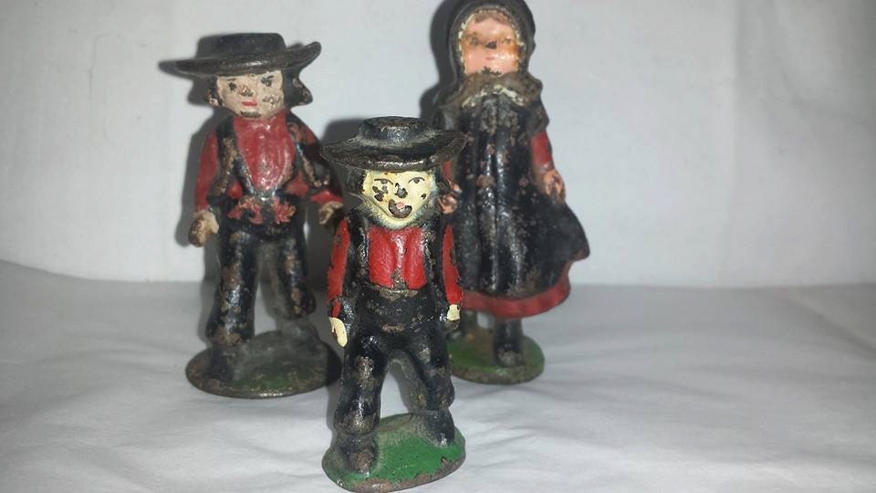 miniature cast iron figurines