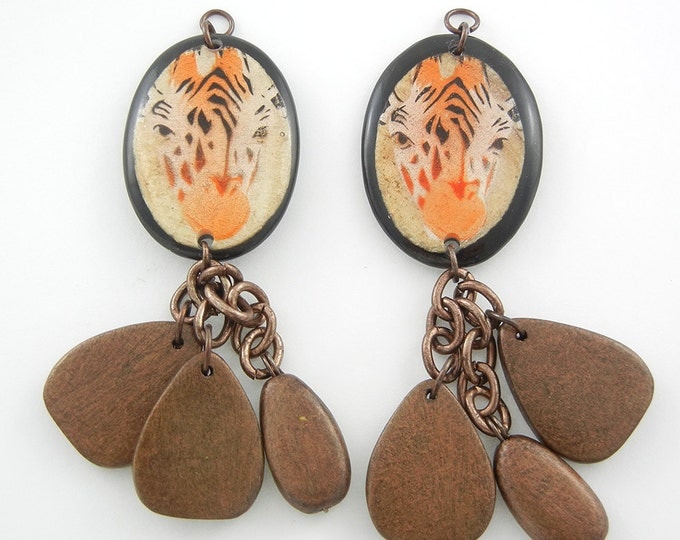 Pair of Wood Giraffe Drop Charms Primitive Copper-tone