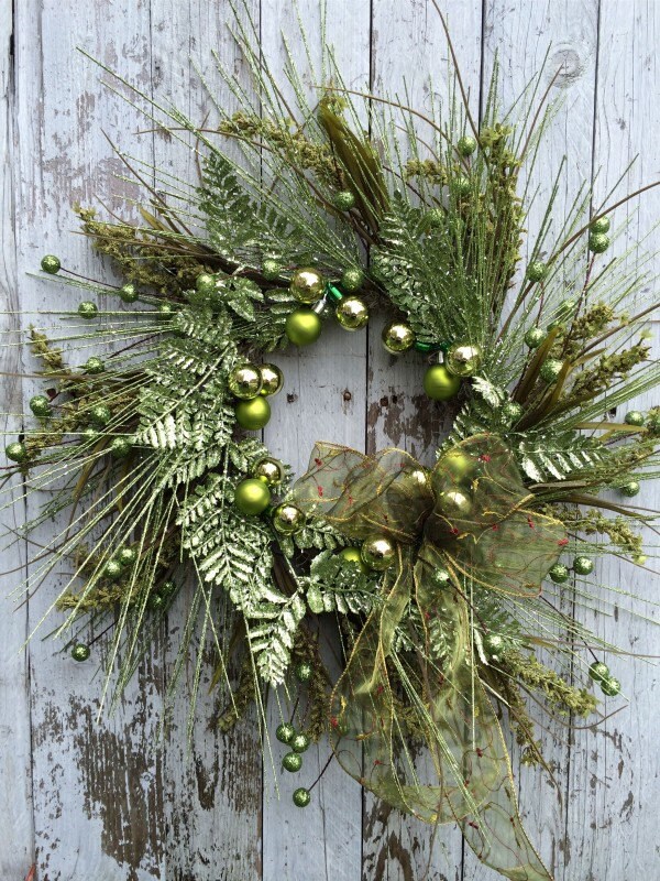 Green Glitter Christmas Wreath, Holiday Snow Pine Wreath for Door, Christmas Pine Wreath