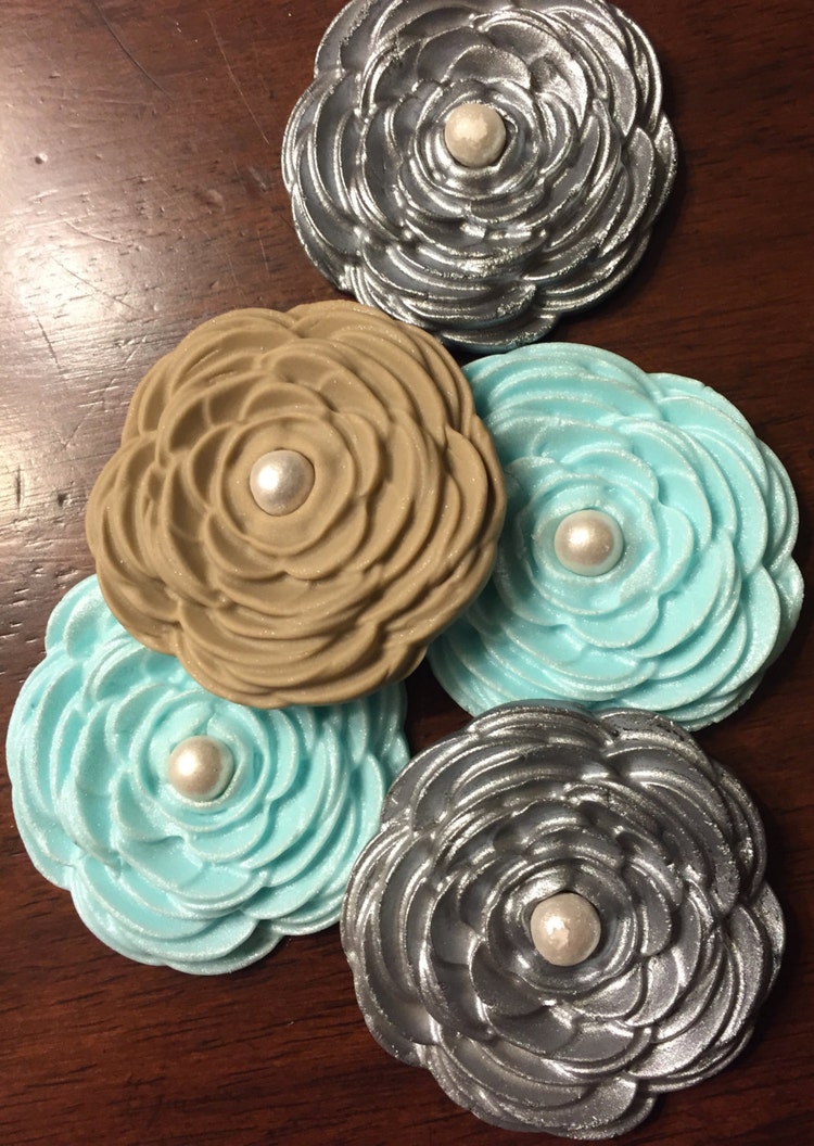 Cabbage Rose Fondant Cupcake Toppers Cupcake by TWOSWEETCAKES