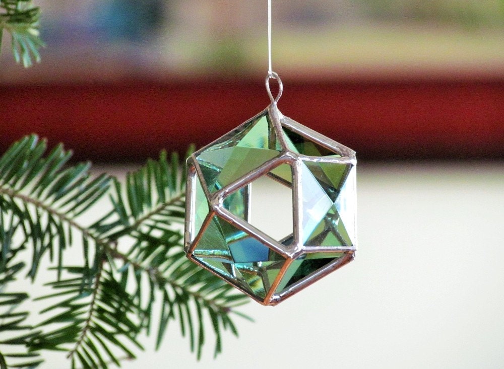 Christmas Ball Decoration, Green Glass Crystal Geometric Christmas Tree Ornament, 3D Stained Glass Globe Suncatcher