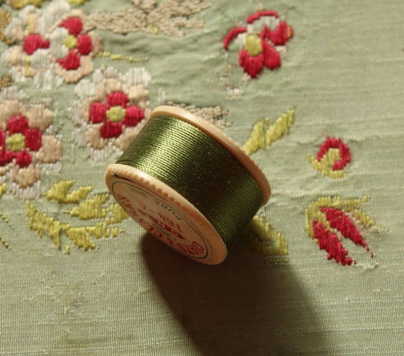 1 vintage pure silk buttonhole twist thread by duchesstrading