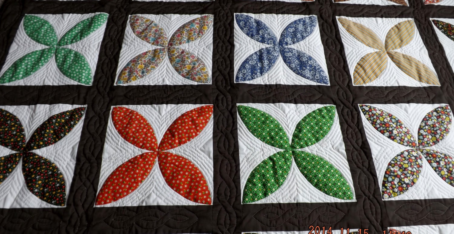 Flower Petal Quilt with Brown Border