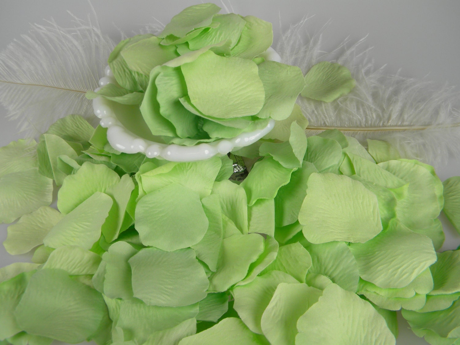 500 BULK Rose Petals Artificial Petals Honeydew Melon Green