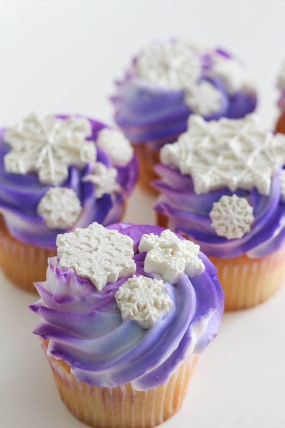 15 Snowflake Chocolates: Silver Shadow Il_570xn